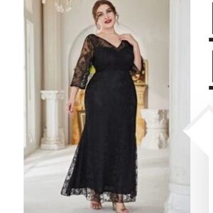 Elegant Black Plus Size Lace Evening Dress